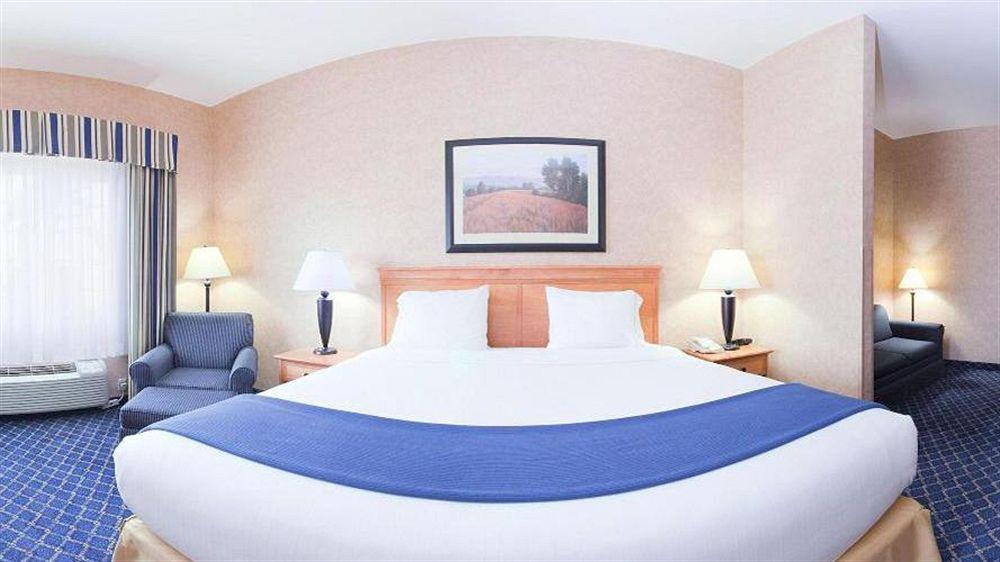 Holiday Inn Express & Suites Cheney By Ihg Eksteriør billede