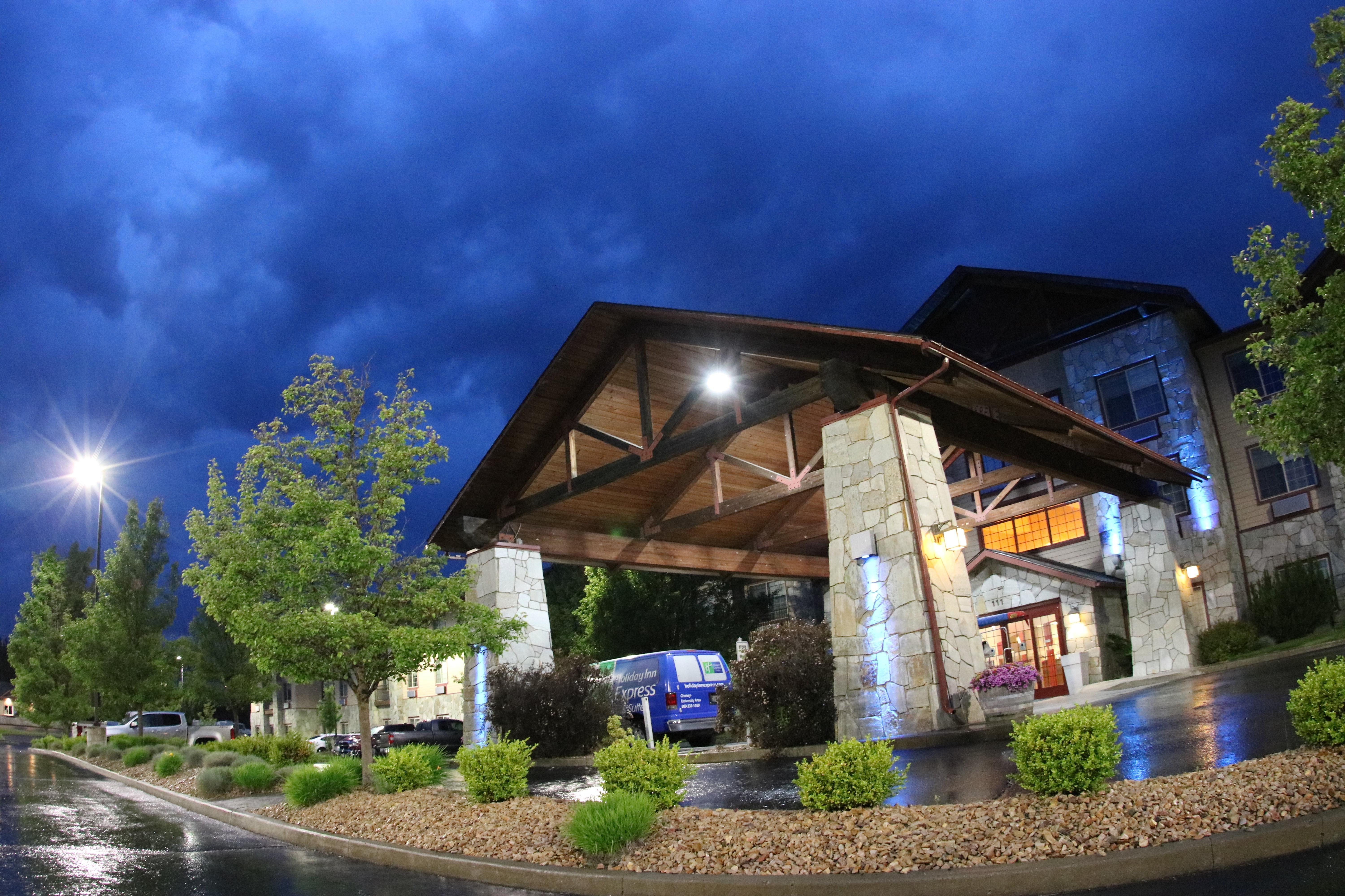 Holiday Inn Express & Suites Cheney By Ihg Eksteriør billede
