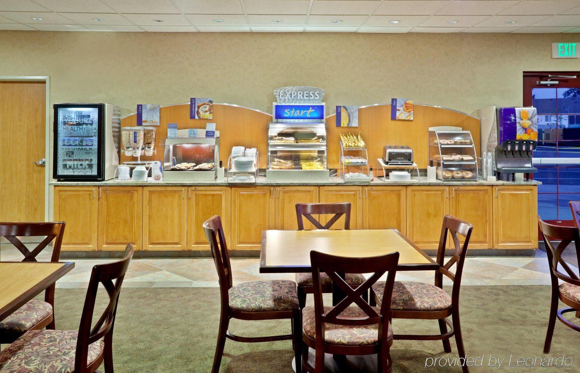 Holiday Inn Express & Suites Cheney By Ihg Eksteriør billede